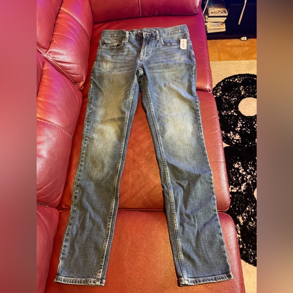 Men’s Old Navy Skinny fit built in flex jeans. 32x34. - Picture 3 of 4
